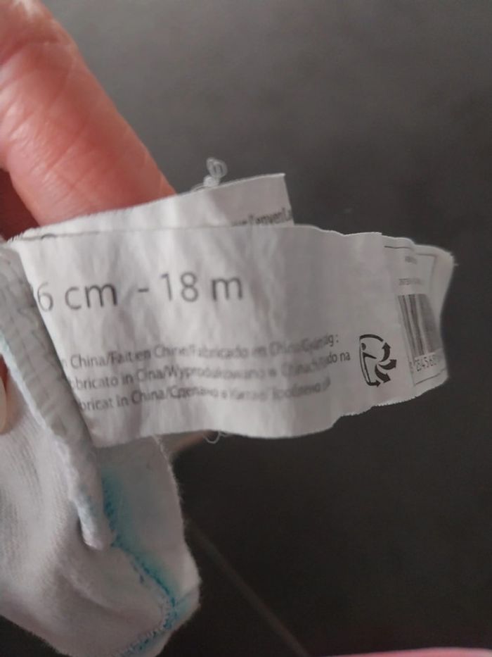 T-shirt bébé 18 mois requin - photo numéro 4