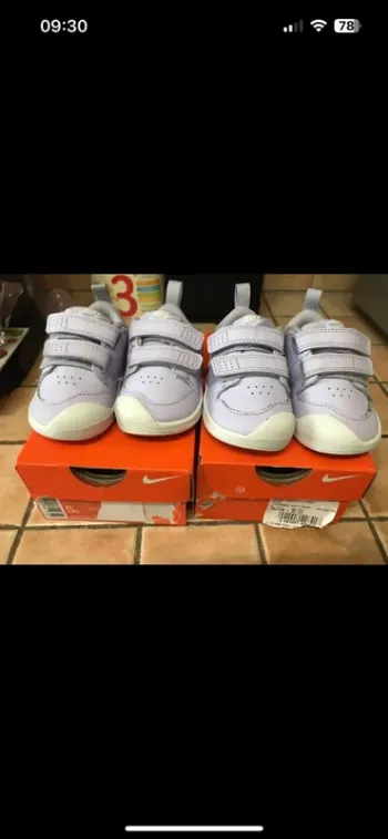 Lot 2 paires nike taille 21