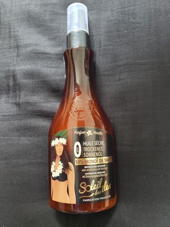 Crème solaire et huile solaire au monoï