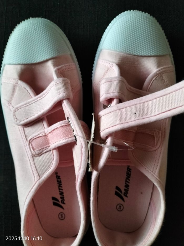 Chaussures fille rose taille 34 neuve - photo numéro 1