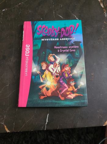 Monstrueux mystère à Crystal Cove