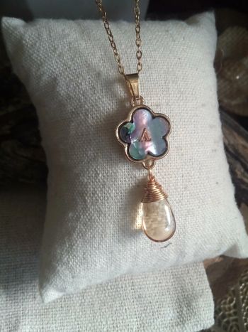 Collier fleur ormeaux lettre A été goûté champagne