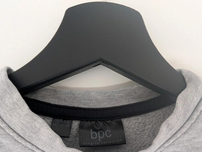 Sweat gris tête de mort avec casque 6/7 ans - photo numéro 4
