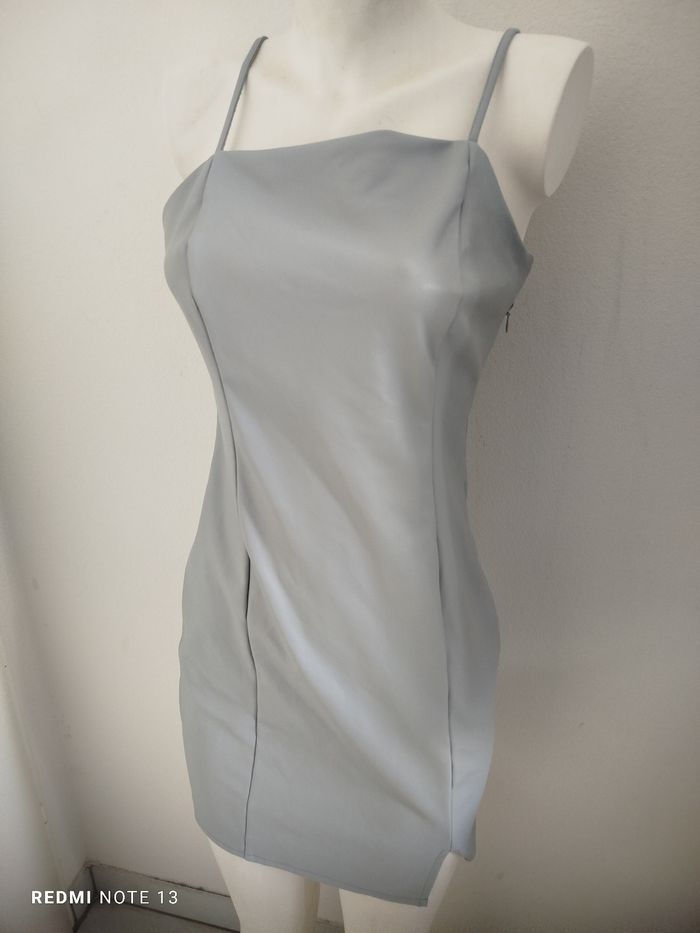 #kytieMfemme. Robe bretelles en cuir synthétique taille M