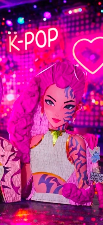 Pinatas K-pop XL 70cm Rumi anniversaire 