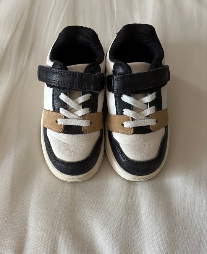 Chaussures garçon taille 24