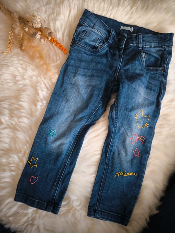 💙 Magnifique jean brodé motifs Bout'chou en 24 mois 💙