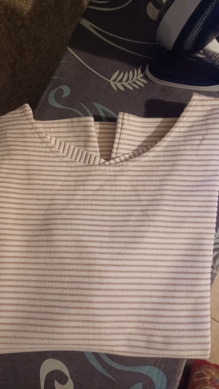 Tee-shirt manche longue etam très bon état blanc e à rayure rose doré