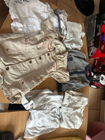 Lot de vêtements garçon taille 9 mois