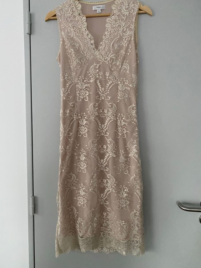 Robe dentelle - photo numéro 1
