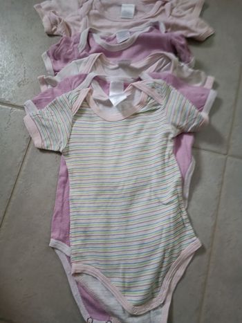 Lot de 6 bodies  manches courtes pour fille, taille 18 mois, divers marque