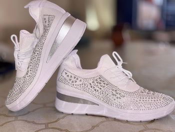 Baskets blancs