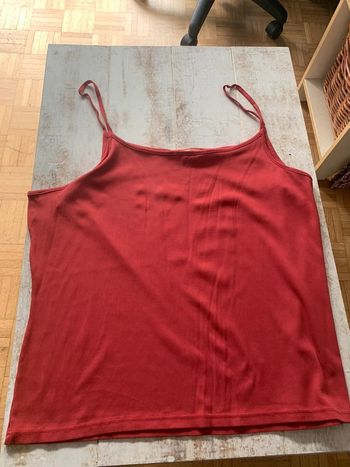 Débardeur rouge taille 52