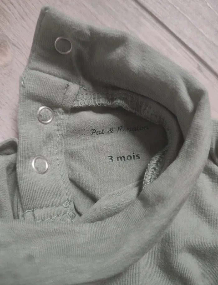 Sous pull 3 mois neuf - photo numéro 2