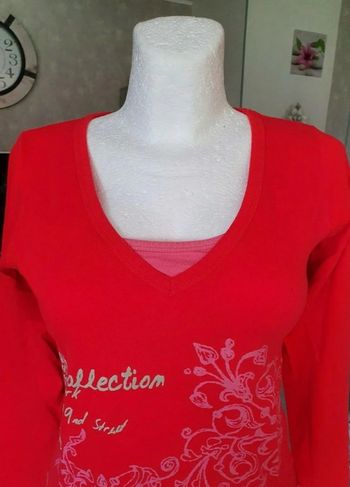 Beau T-shirt rouge marque Kalais taille 38/40.