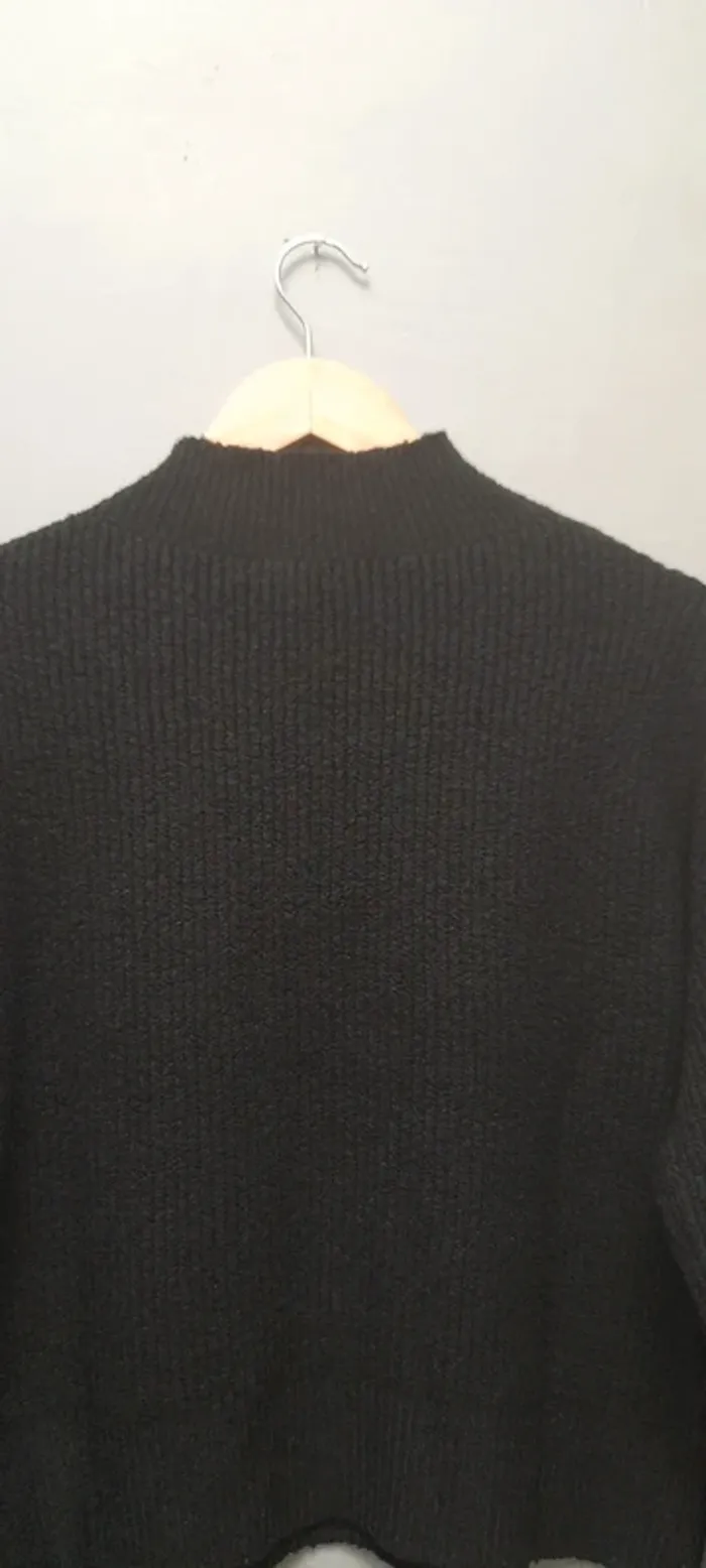 Pull avec petit col et ouverture - photo numéro 7