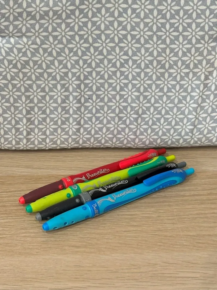 Pack de 4 Stylos Bille Rétractables Multicolores "Freewriter"