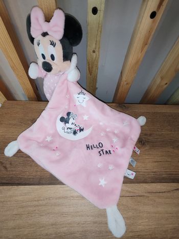 Minnie hello star