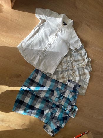 Lot de trois chemisettes