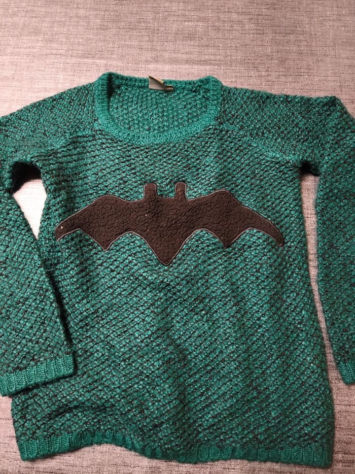 Petit pull motif chauve souris