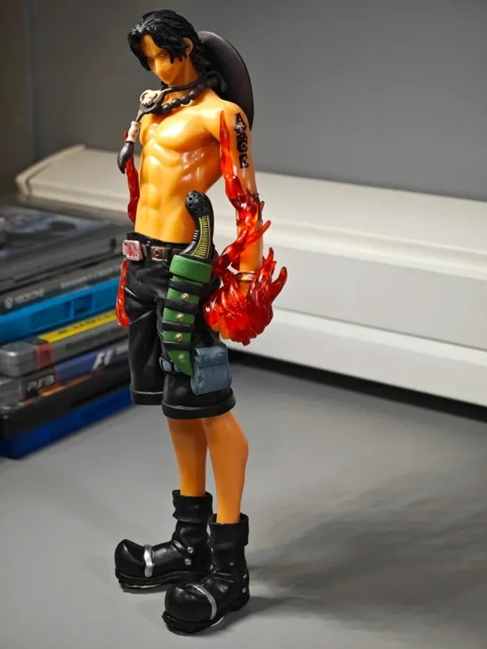 Figurine One Piece : Ace 26cm neuve avec boîte - photo numéro 4