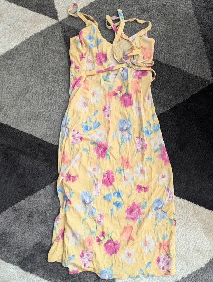 Robe fluide ensoleillée, fines bretelles