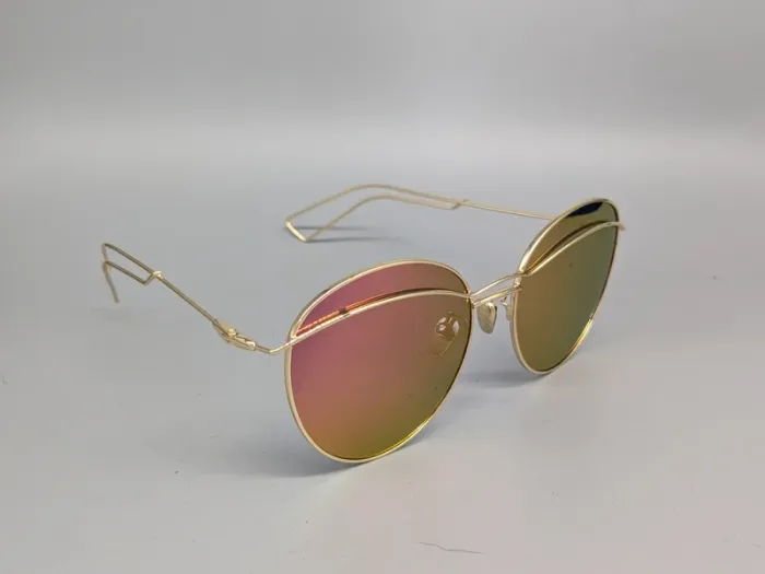 Lunettes de soleil effet rétro - métal doré - photo numéro 7