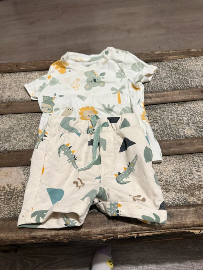 T-shirt et short - photo numéro 3