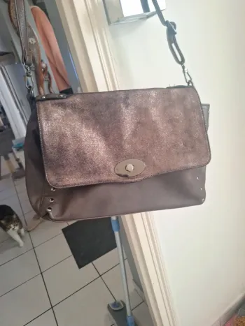 Sac à main dessus pailleté