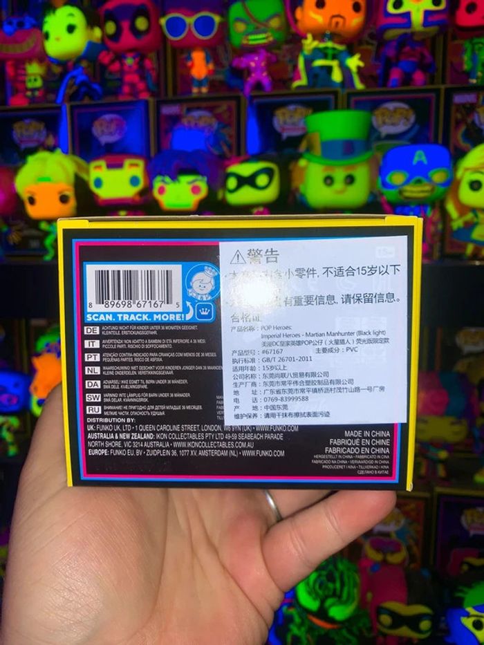 Funko Pop DC Imerial Palace Blacklight 399 Martian Manhunter - photo numéro 6