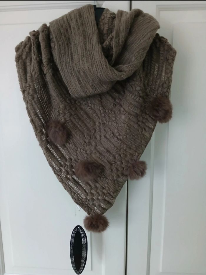 Snood / Tour de cou marron & pompons - The Infinity Scarf