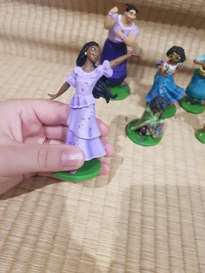 Lot de 9 figurines Encanto playset deluxe Disney Store - photo numéro 5