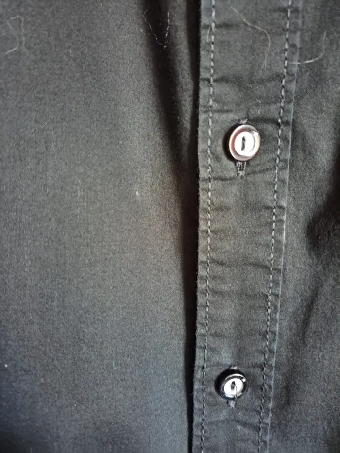 Chemise homme noire Celio L tbe matière qui prend facilement les poils - photo numéro 7