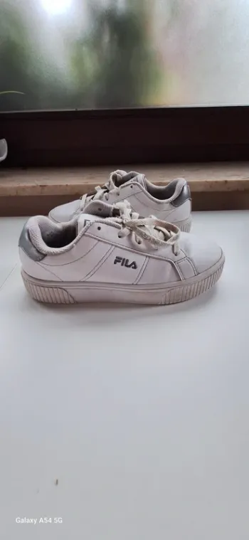 Baskets Fila 33,5