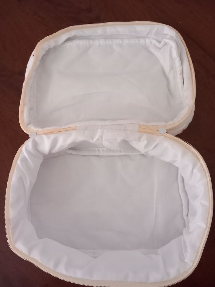 Trousse pour maquillage ou trousse de bain - photo numéro 5