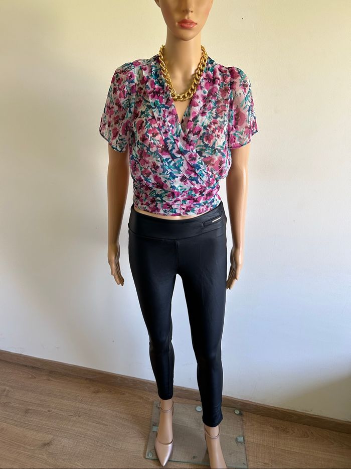 Blouse courte fleurie à manches courtes Morgan taille 34 jamais portée - photo numéro 3