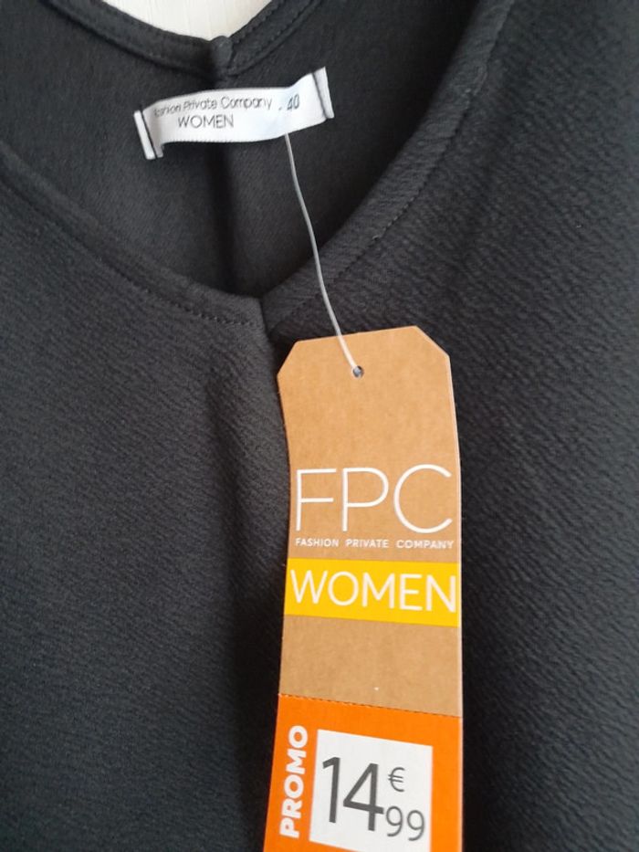 Robe noire neuve - photo numéro 2