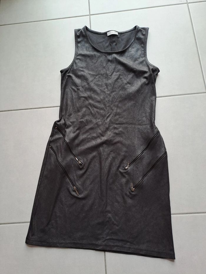Robe courte - photo numéro 2