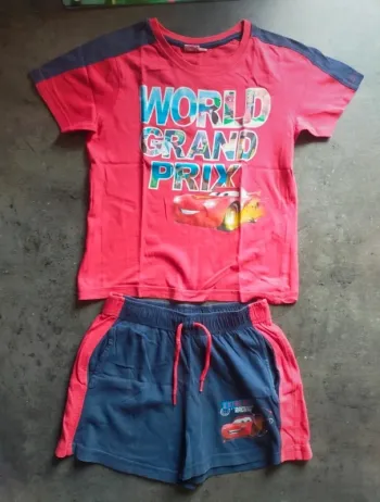 Ensemble short + t-shirt  flash McQueen  gars 8 ans