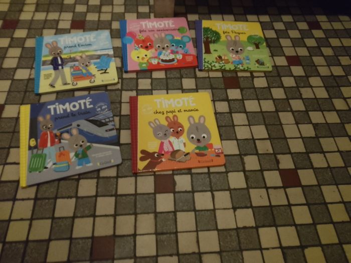 Vend livre pour enfants - photo numéro 2