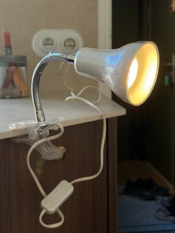 Lampe de bureau à pince LED blanche