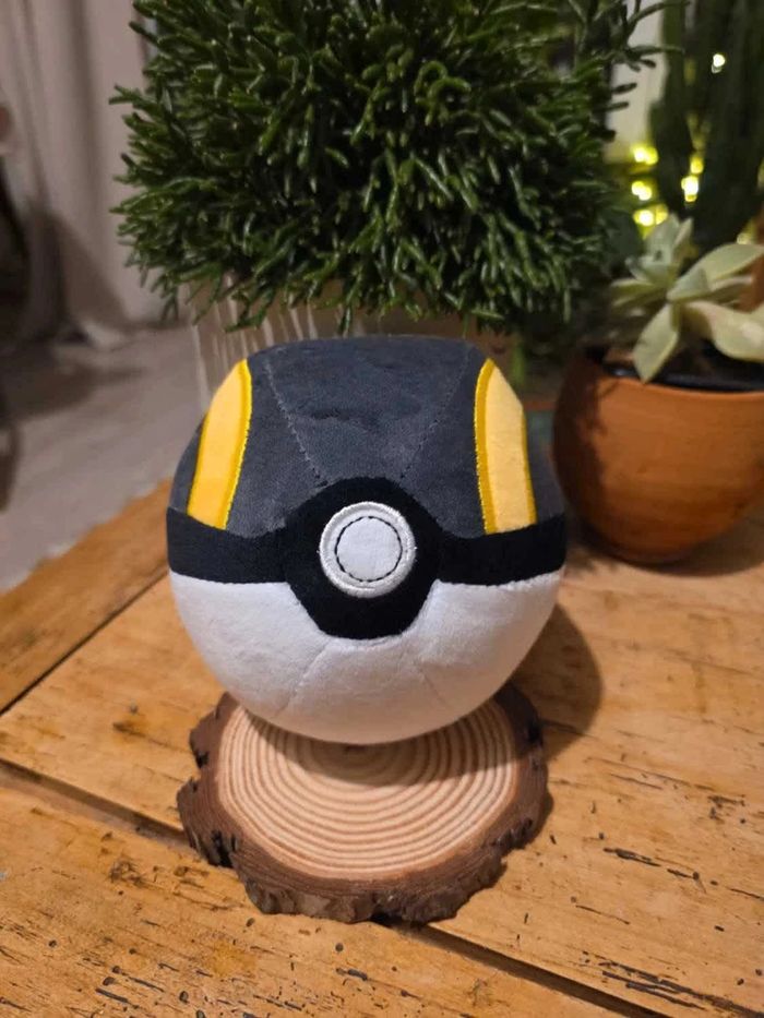 🎱 Peluche Hyperball Pokémon Standard – 12 cm – Fun & collector – Neuve - photo numéro 1