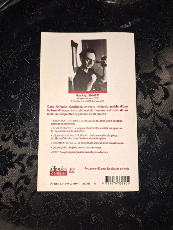 Rhinocéros

Livre d'Eugène Ionesco - photo numéro 2