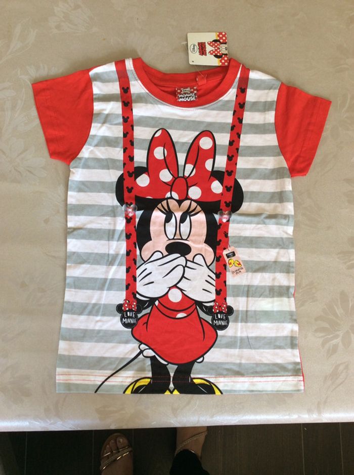 Tee shirt Minnie 8 ans Neuf