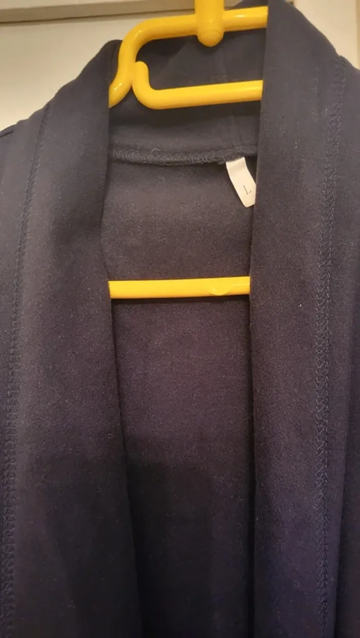 Veste noire légère sans boutons - photo numéro 3