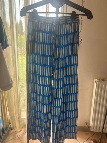 Pantalon d’été bleu et blanc