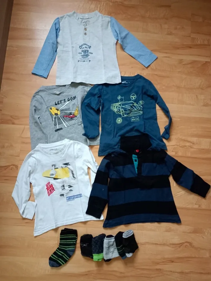 Lot de vêtements garçon 4 ans - photo numéro 2
