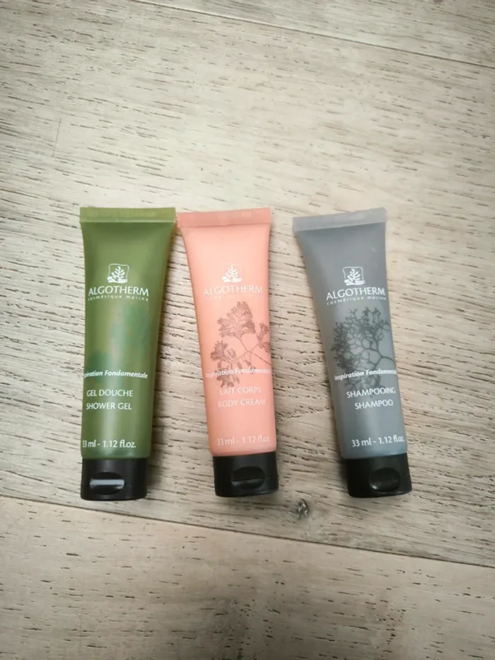 Lot de 3 tubes de produits de beauté algotherm