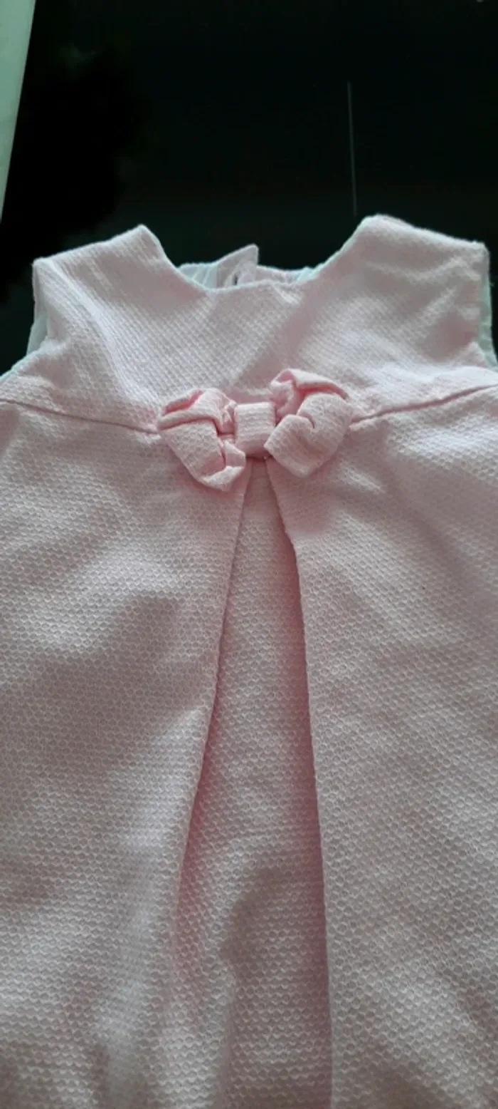 Robe neuve juste lavée - photo numéro 2