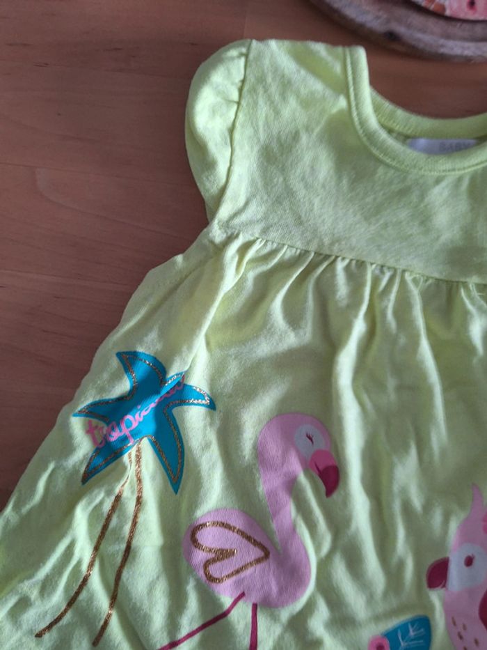 T-shirt manches courtes pour fille taille 12mois marque baby très bon état - photo numéro 2